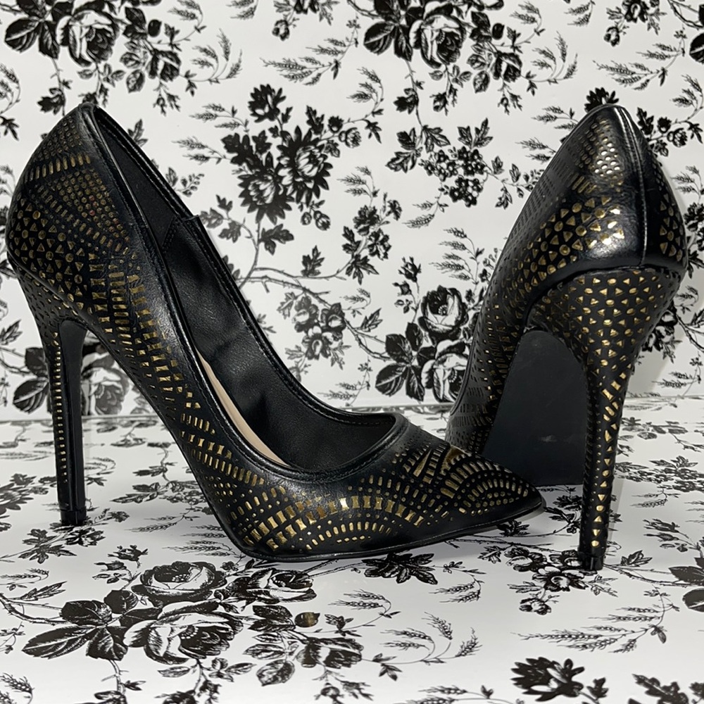 5” Black and Gold Pumps (never worn)